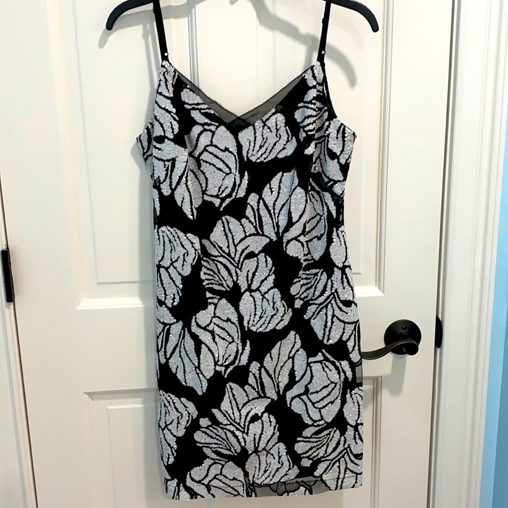 WHITE HOUSE BLACK MARKET cocktail mini dress
